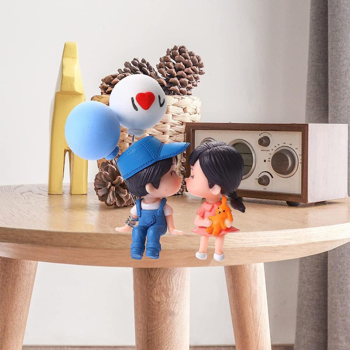 Plastic Cute Couple Car Dashboard Decoration Figurine Set (1 Set)
